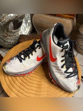 Nike KD 8 Christmas 824464-106 White Black Red Basketball Sneakers GS Sz 6.5 Y